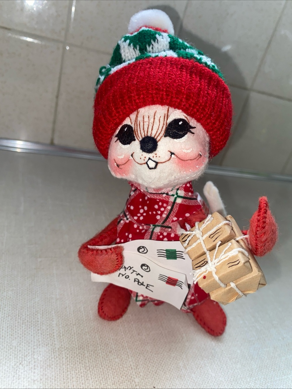 Annalee Doll 2001 Mailman Mouse Christmas Postal Carrier Letter vintage